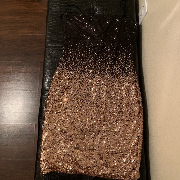 Fashion Nova Dresses & Skirts - FASHIONNOVA sparkly dress Fashion Nova Dresses & Skirts - FASHIONNOVA sparkly dress